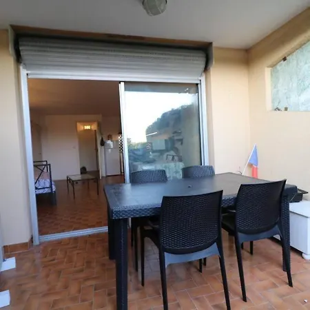 Petit Coin De Paradis A Deux Pas De La Jardin Apartman