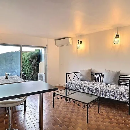 Petit Coin De Paradis A Deux Pas De La Jardin *