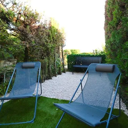 Petit Coin De Paradis A Deux Pas De La Jardin *