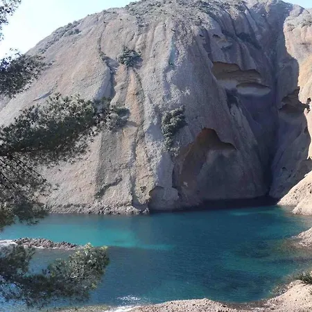 Petit Coin De Paradis A Deux Pas De La Jardin